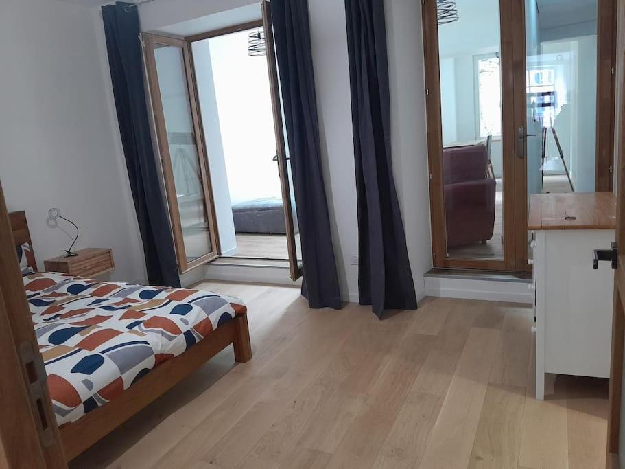 Appartement 75M2 Plein Centre Face A La Mairie Morlaix Exterior photo